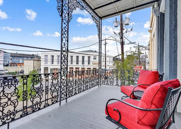 1Br Condo In Lgd Balcony Walk To Top Spots