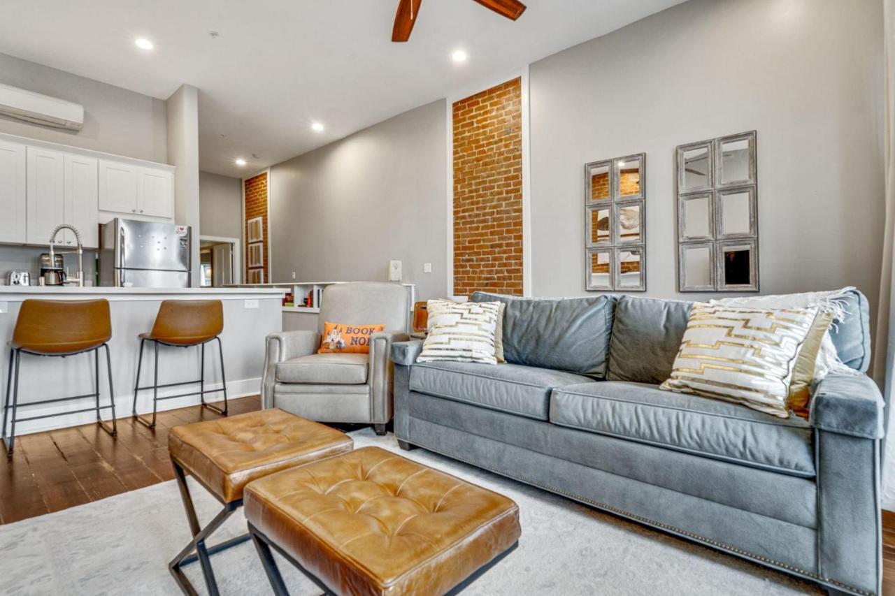 1br In Lgd Balcony Walk To Spots *